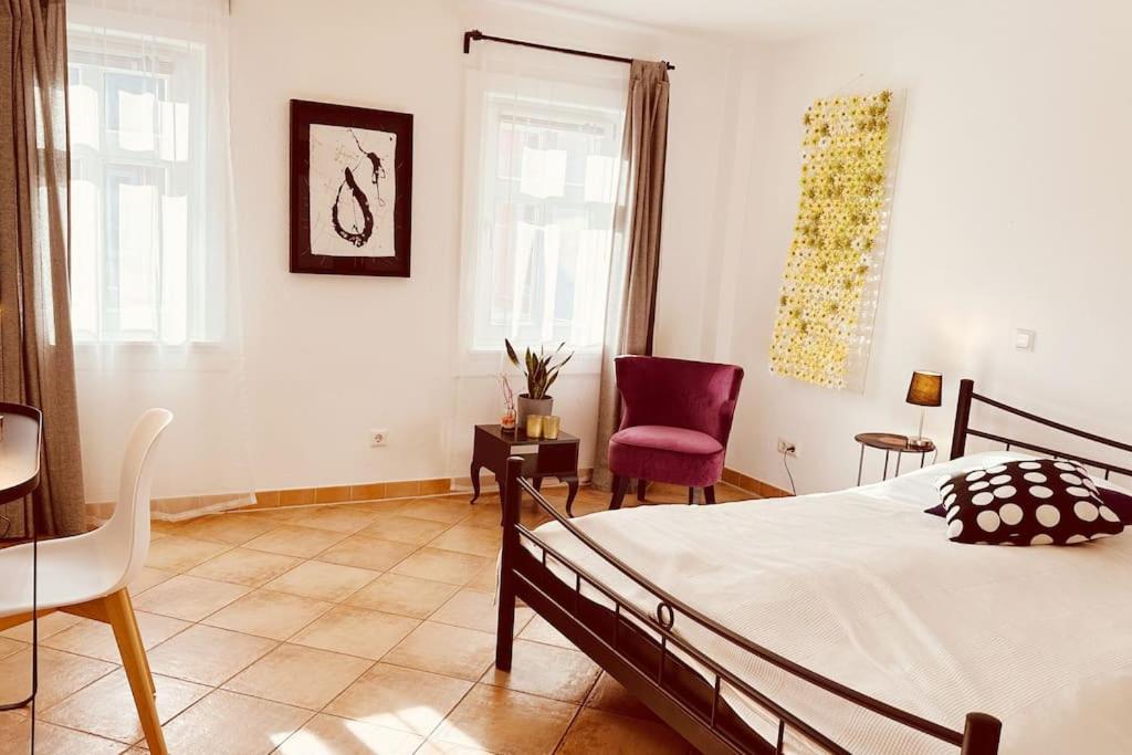 Kuenstler Ferienwohnung Am Weilburger Schloss, Marktplatz 9 Esterno foto