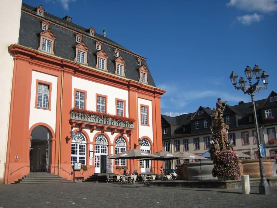 Kuenstler Ferienwohnung Am Weilburger Schloss, Marktplatz 9 Esterno foto