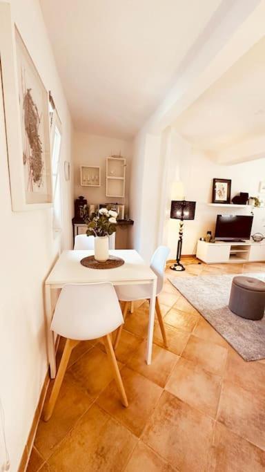 Kuenstler Ferienwohnung Am Weilburger Schloss, Marktplatz 9 Esterno foto
