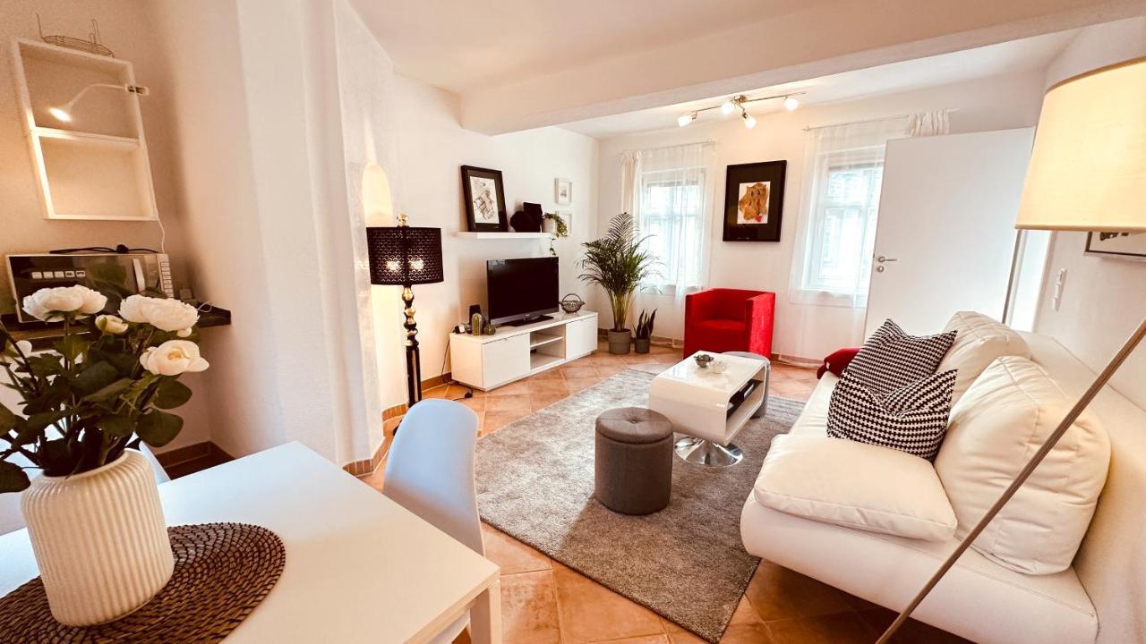 Kuenstler Ferienwohnung Am Weilburger Schloss, Marktplatz 9 Esterno foto