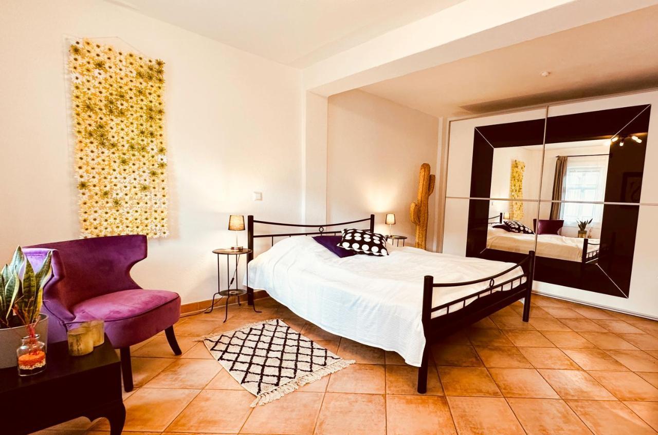 Kuenstler Ferienwohnung Am Weilburger Schloss, Marktplatz 9 Esterno foto