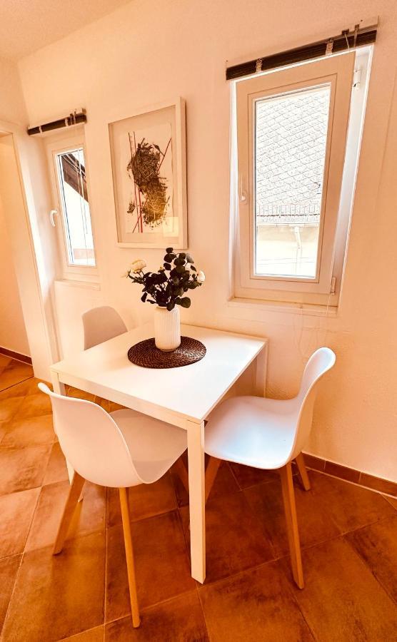 Kuenstler Ferienwohnung Am Weilburger Schloss, Marktplatz 9 Esterno foto